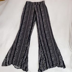 NWT Hollister Black&White Patterned Pants